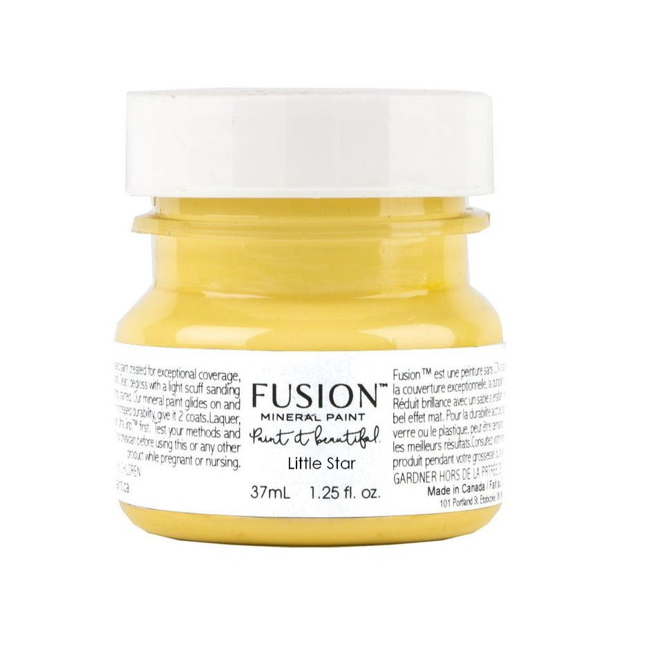 This punchy yellow adds a large dose of sunshine to any piece. This great pop of colour is as vibrant as a summer day, and quickly becomes the centre of attention.